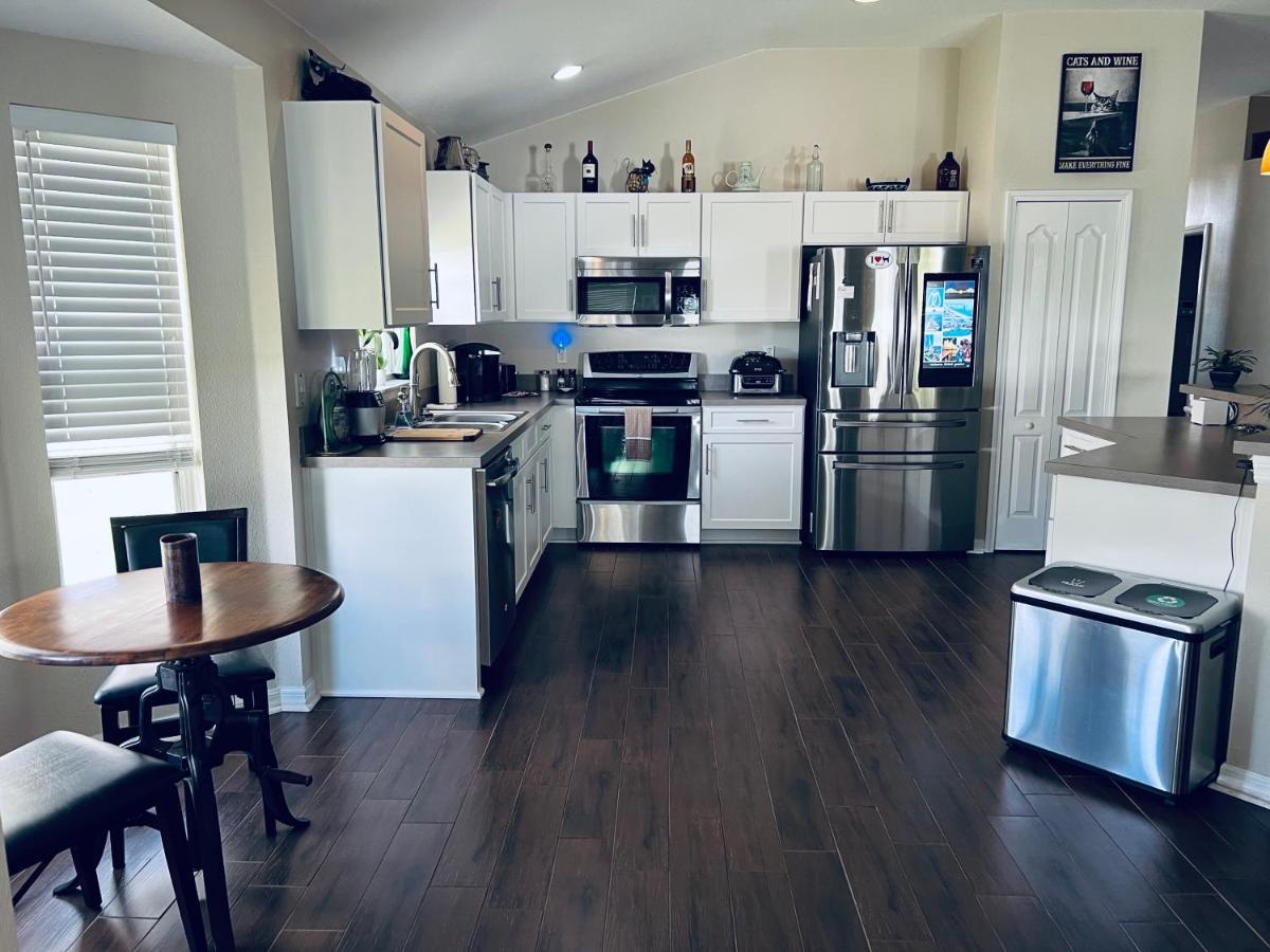 Ruskin Fl Private 2 Bdrm 1 Bath Suite Common Areas Shared With Host And Cat Bagian luar foto